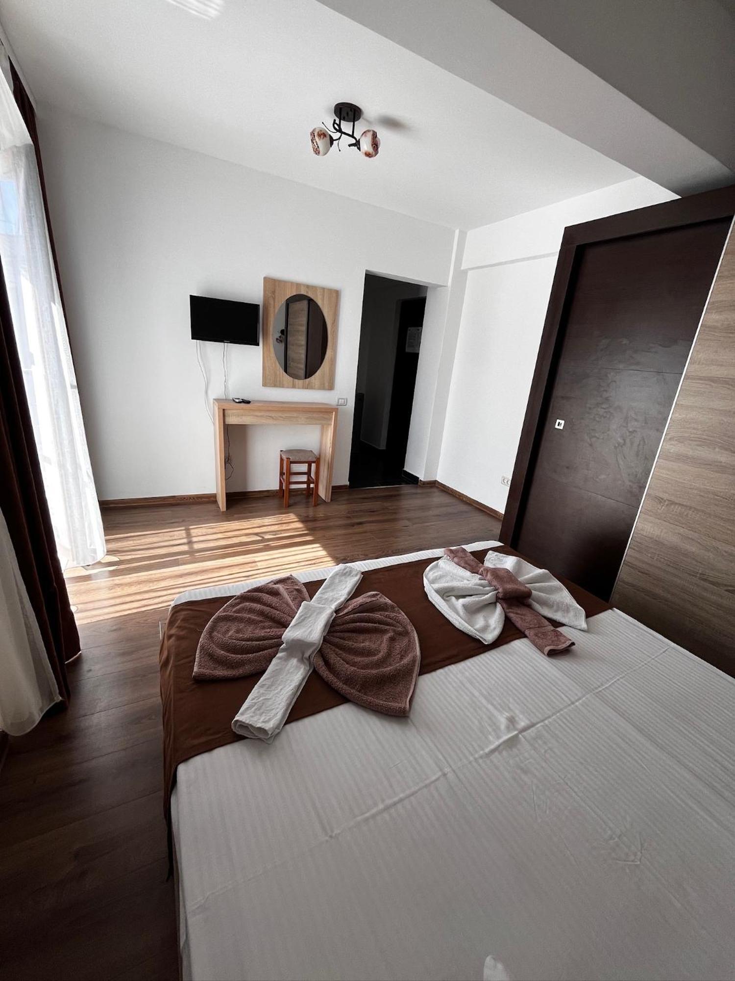 Hotel Elegance Costinesti Esterno foto
