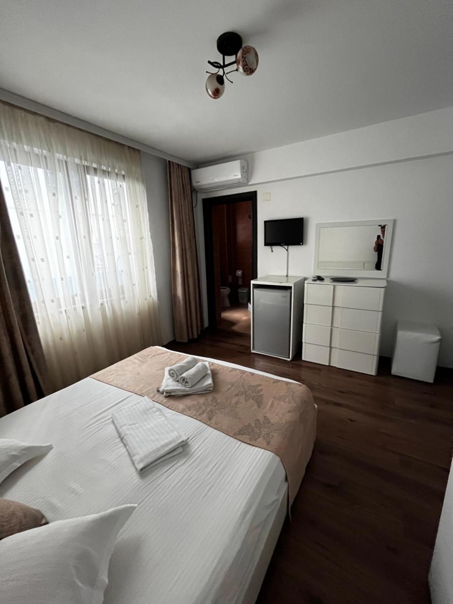 Hotel Elegance Costinesti Esterno foto