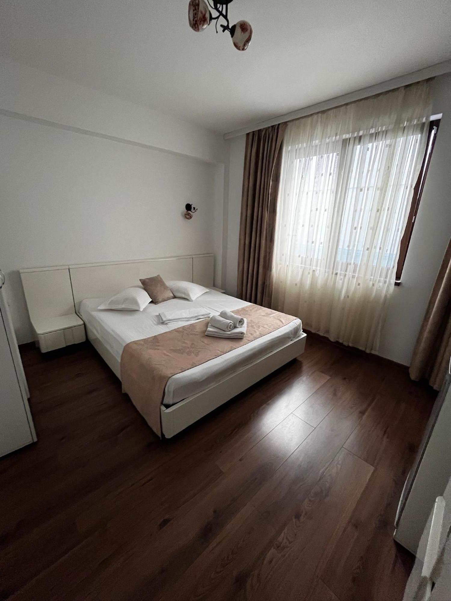 Hotel Elegance Costinesti Esterno foto