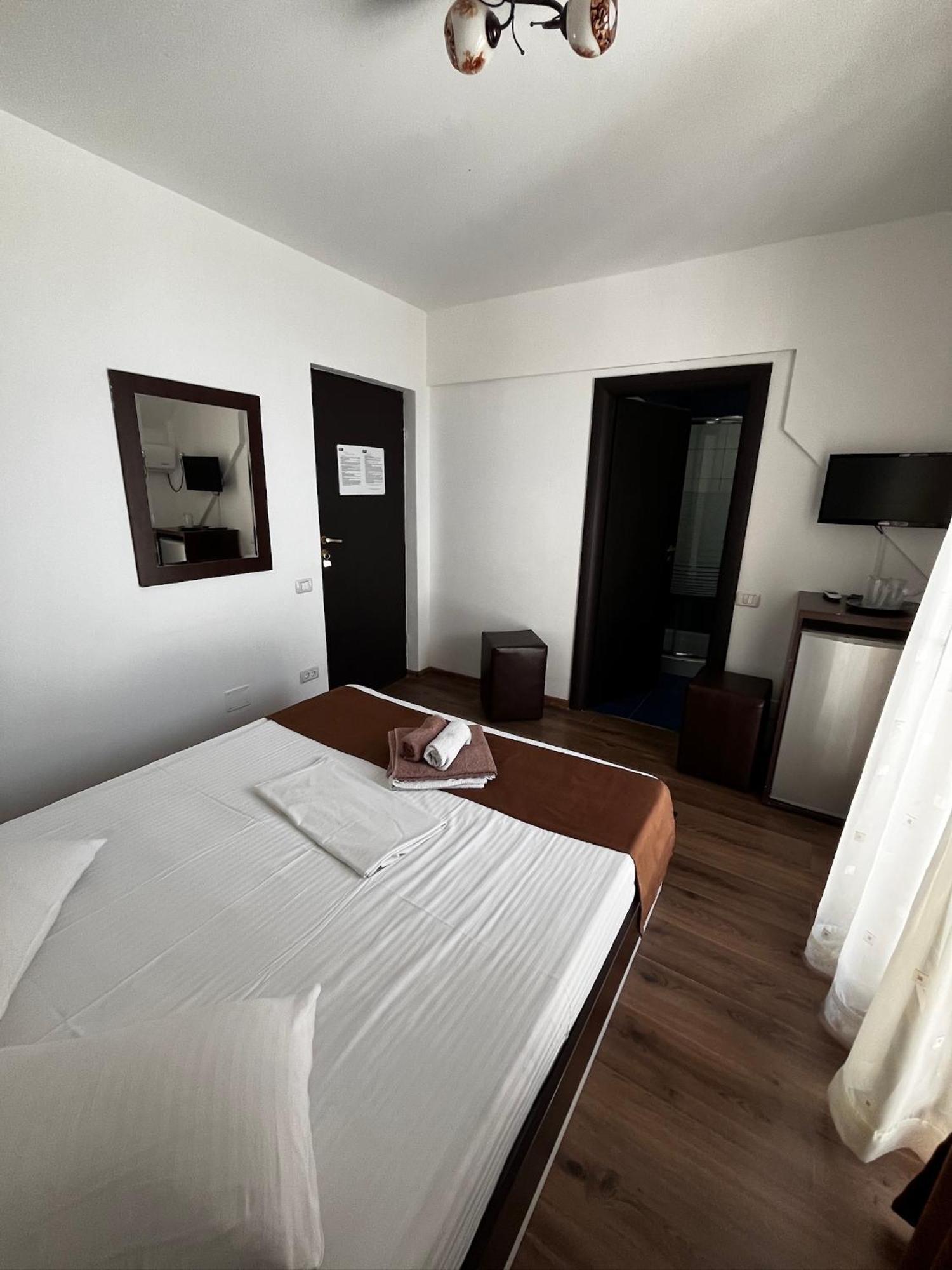 Hotel Elegance Costinesti Esterno foto