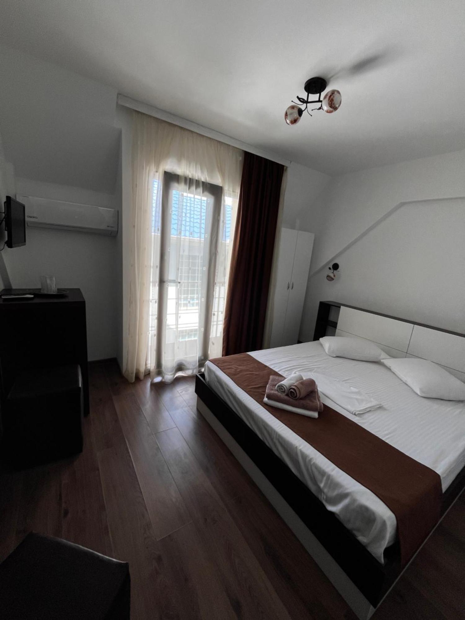 Hotel Elegance Costinesti Esterno foto