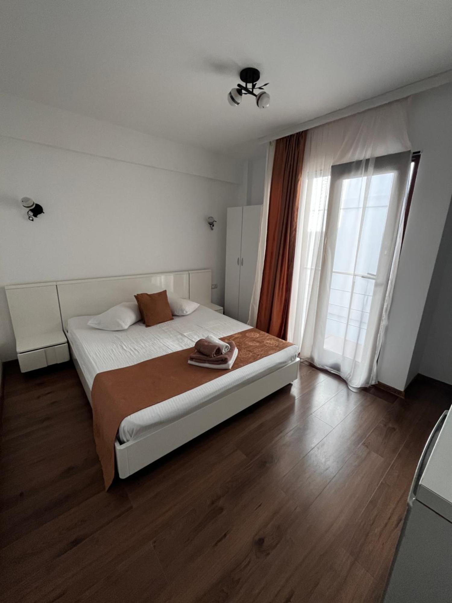 Hotel Elegance Costinesti Esterno foto