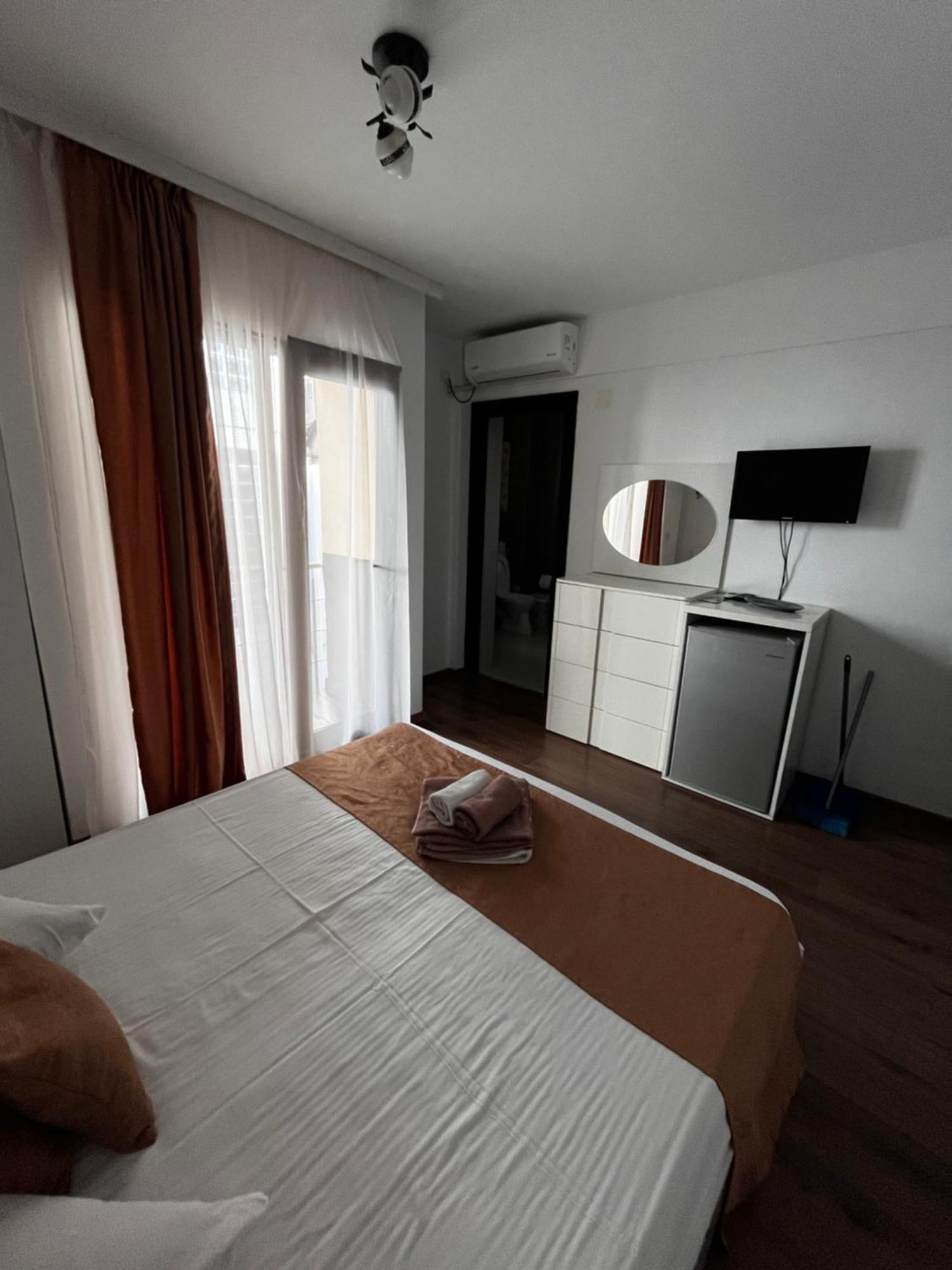 Hotel Elegance Costinesti Esterno foto