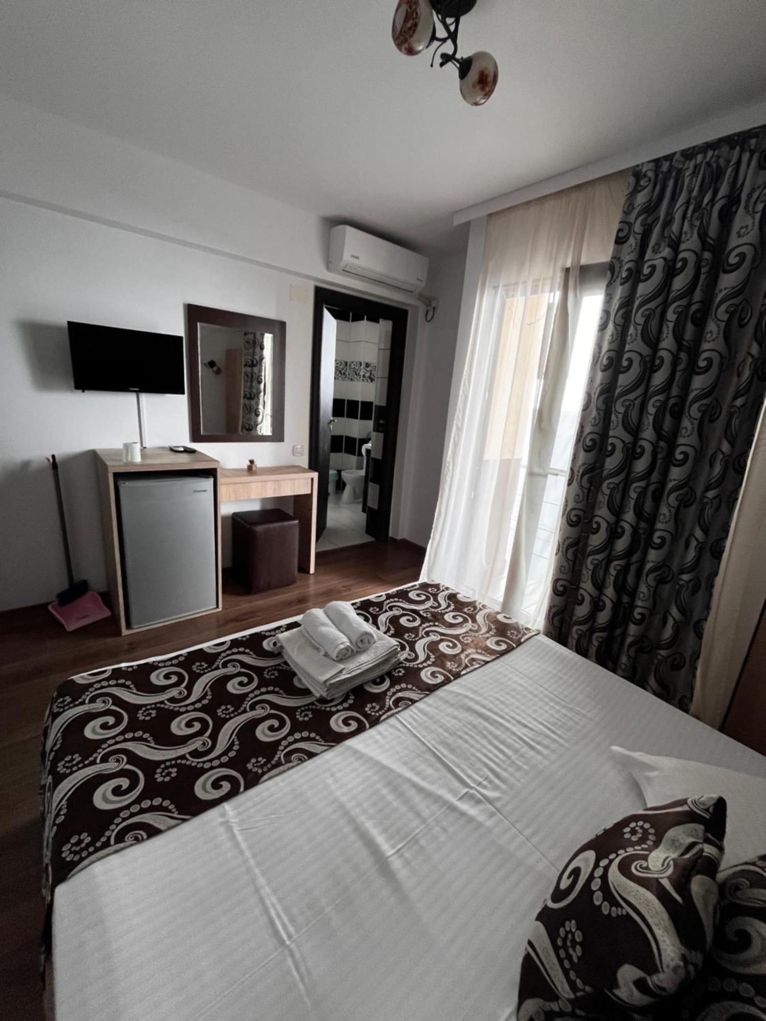 Hotel Elegance Costinesti Esterno foto